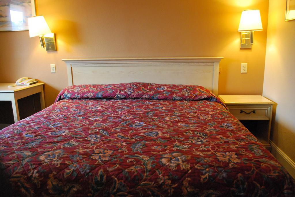 Bama Inn Huntsville Bilik gambar