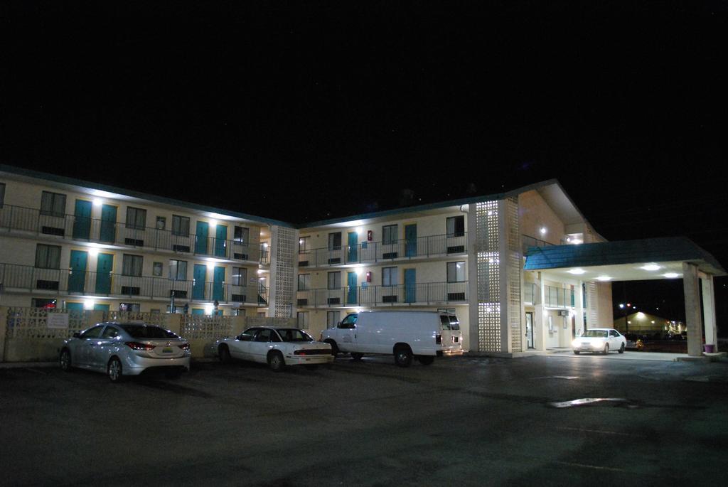 Bama Inn Huntsville Luaran gambar