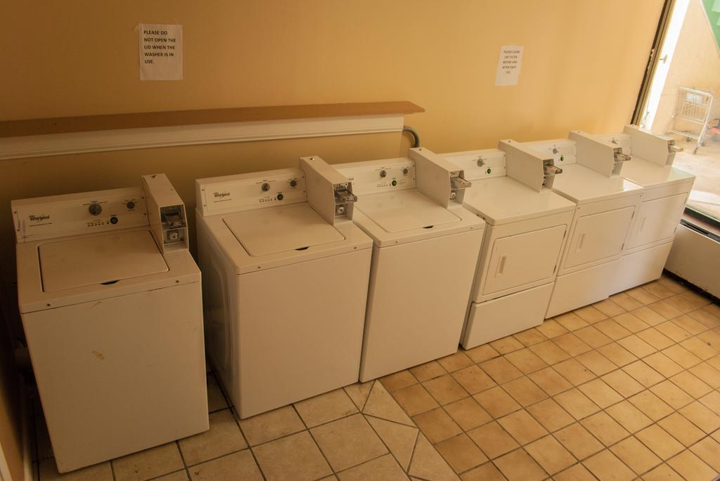 Bama Inn Huntsville Luaran gambar